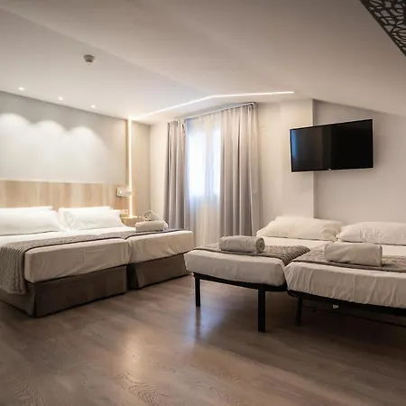 Hotell Dwo Abaster Soria