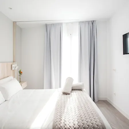 Dwo Abaster Отель