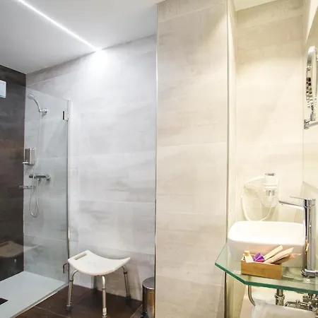 Dwo Abaster Hotel 3*