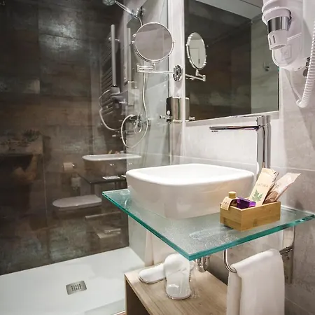 Hotel Dwo Abaster 3*