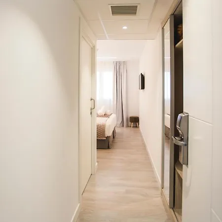 Dwo Abaster Hotell 3*